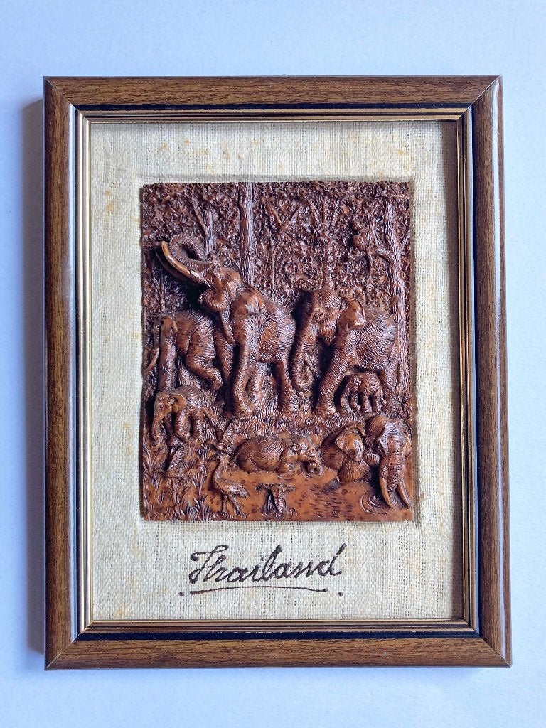 Souvenir Thailand, relief olifanten in lijst 23,3 x 18,1 cm, Ophalen of Verzenden