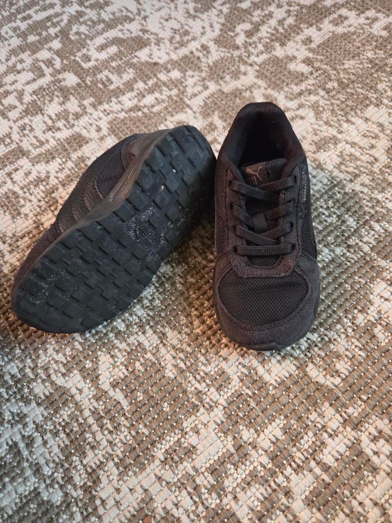 Puma sneakers maat 23 zwart, Kinderen en Baby's, Babykleding | Schoentjes en Sokjes, Ophalen, Jongetje of Meisje, Puma, Gebruikt