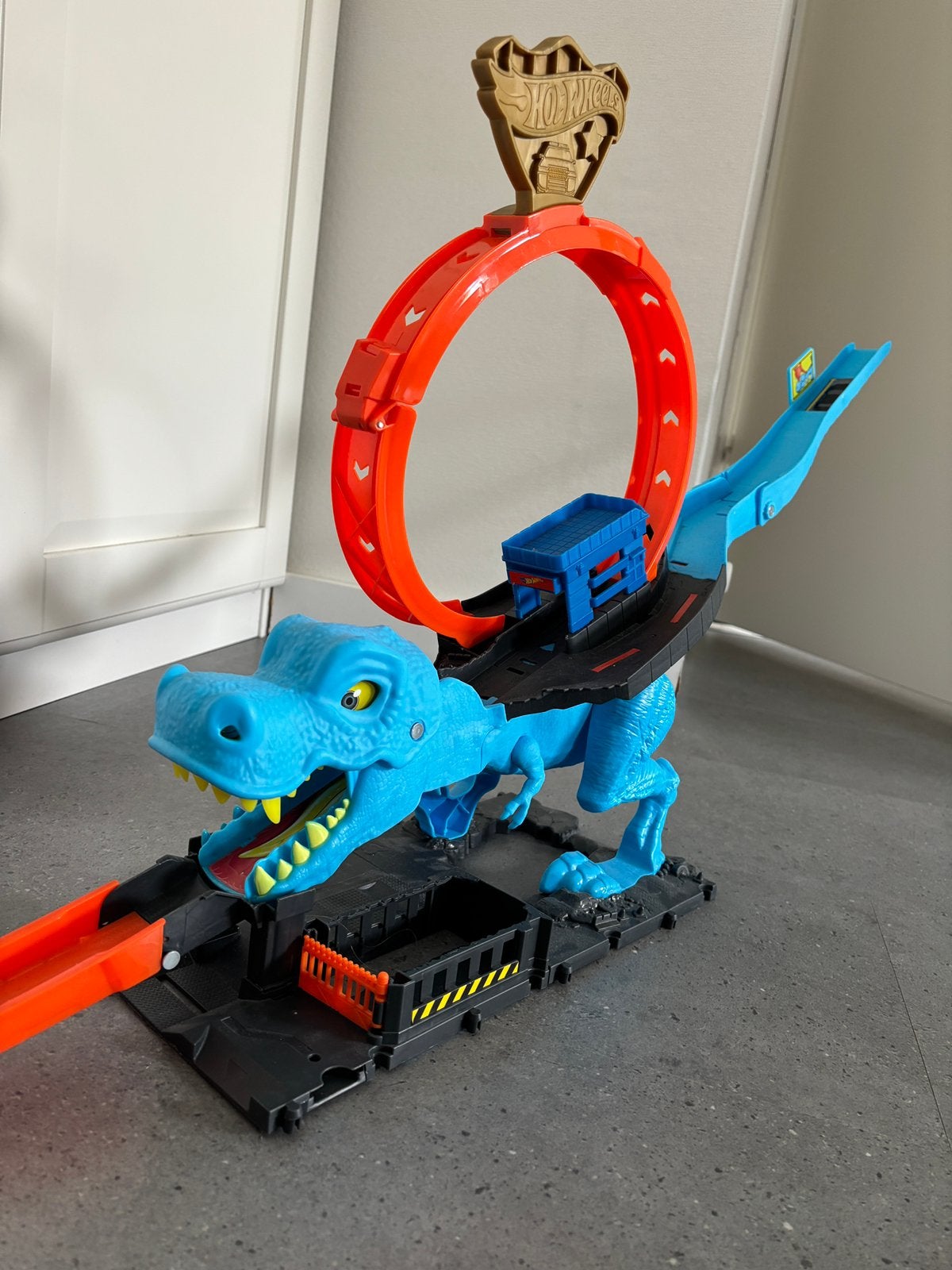 Hot Wheels City T-Rex te koop., Ophalen, Racebaan, Zo goed als nieuw, Hot Wheels