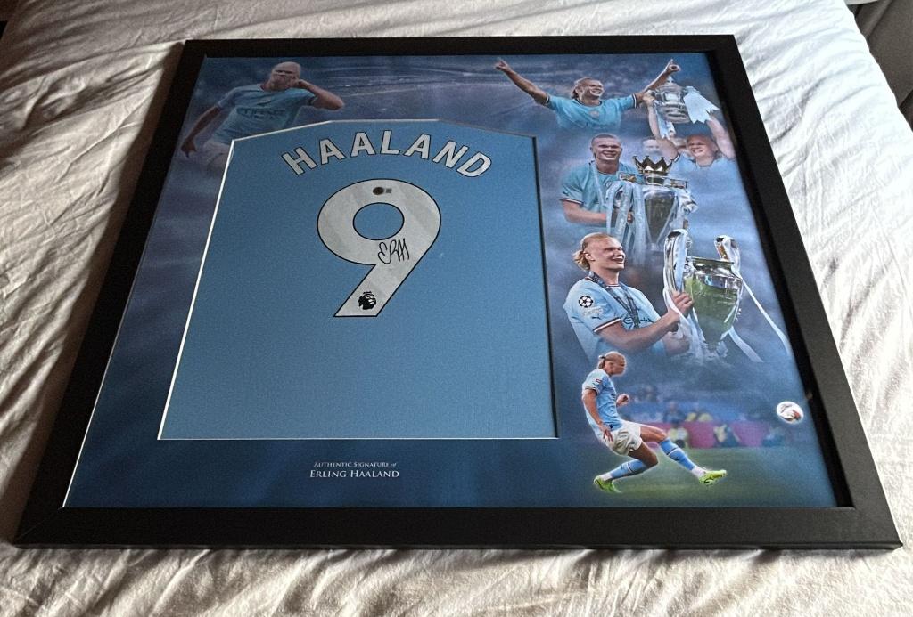 Ingelijst gesigneerd shirt Haaland, Sport en Fitness, Voetbal, Maat L, Ophalen of Verzenden, Nieuw, Shirt