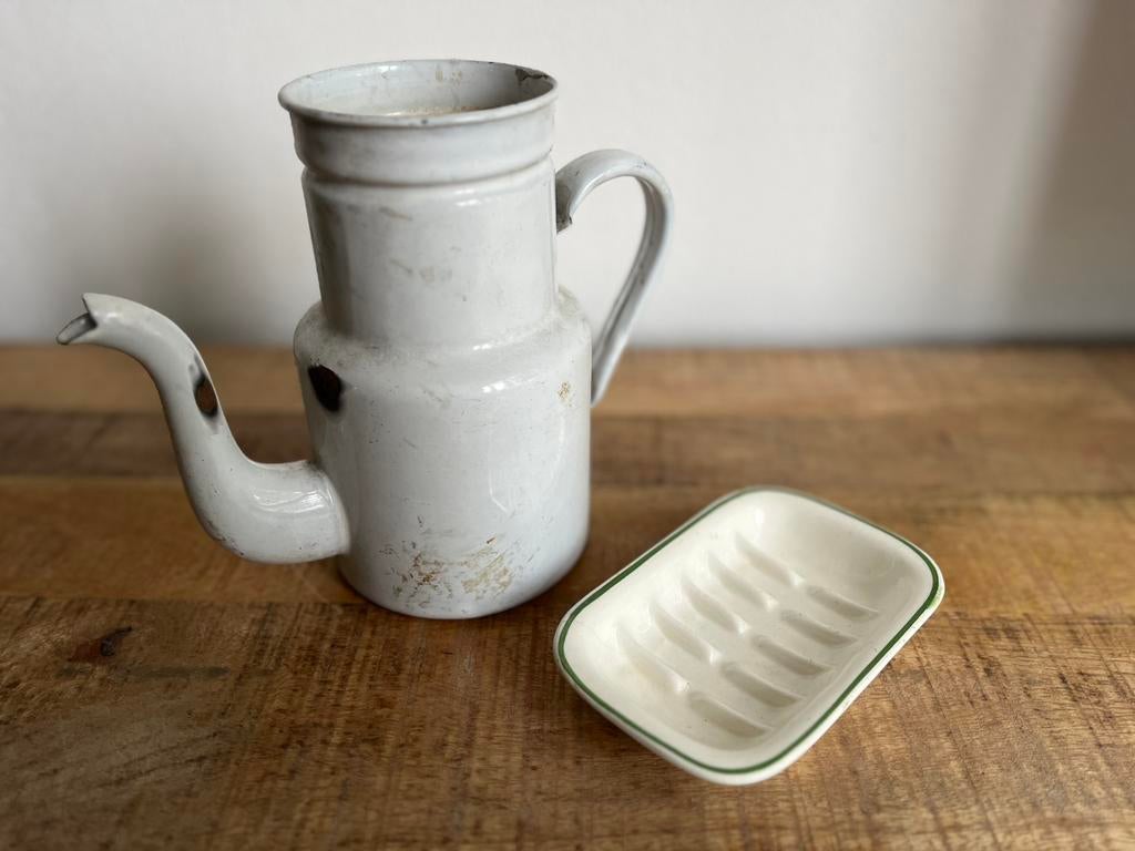 Emaille kan met zeep bakje, Ophalen of Verzenden