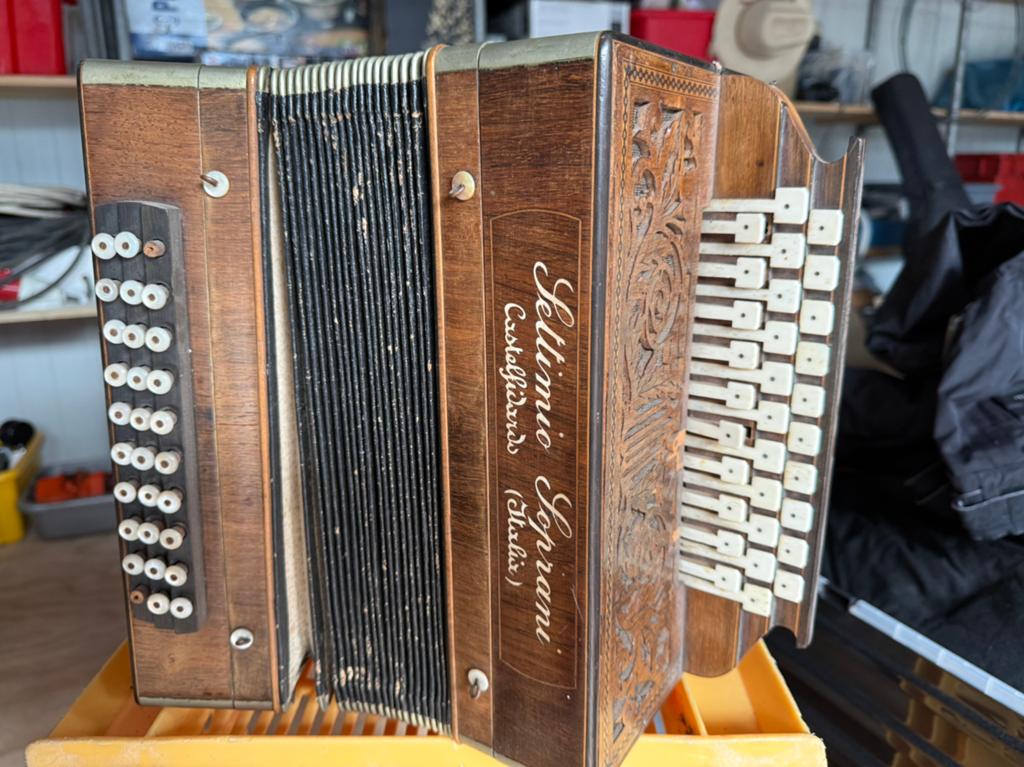 Accordeon verzendkosten, Muziek en Instrumenten, Accordeons, Gebruikt, 32-bas, Knopaccordeon, Ophalen