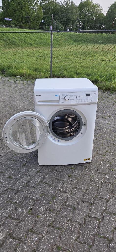 Zanussi Lindo100 wasmachine, Ophalen, Zo goed als nieuw, 85 tot 90 cm, 1200 tot 1600 toeren