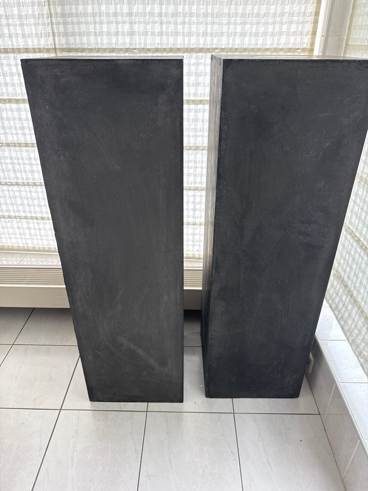 Set van 2 moderne plantenstandaards/sokkels, Ophalen, Zo goed als nieuw