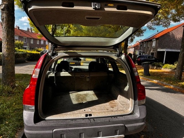 Volvo V70 2.4 T XC 4WD AUT 2002 Bruin, Auto's, 1800 kg, Overige kleuren, 2435 cc, Vierwielaandrijving