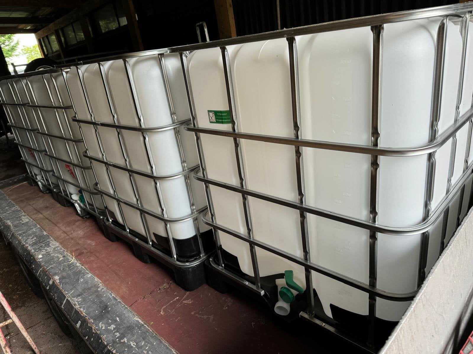 1000 liter IBC containers / tanks / vaten / vat, 150 liter of meer, Ophalen, Zo goed als nieuw