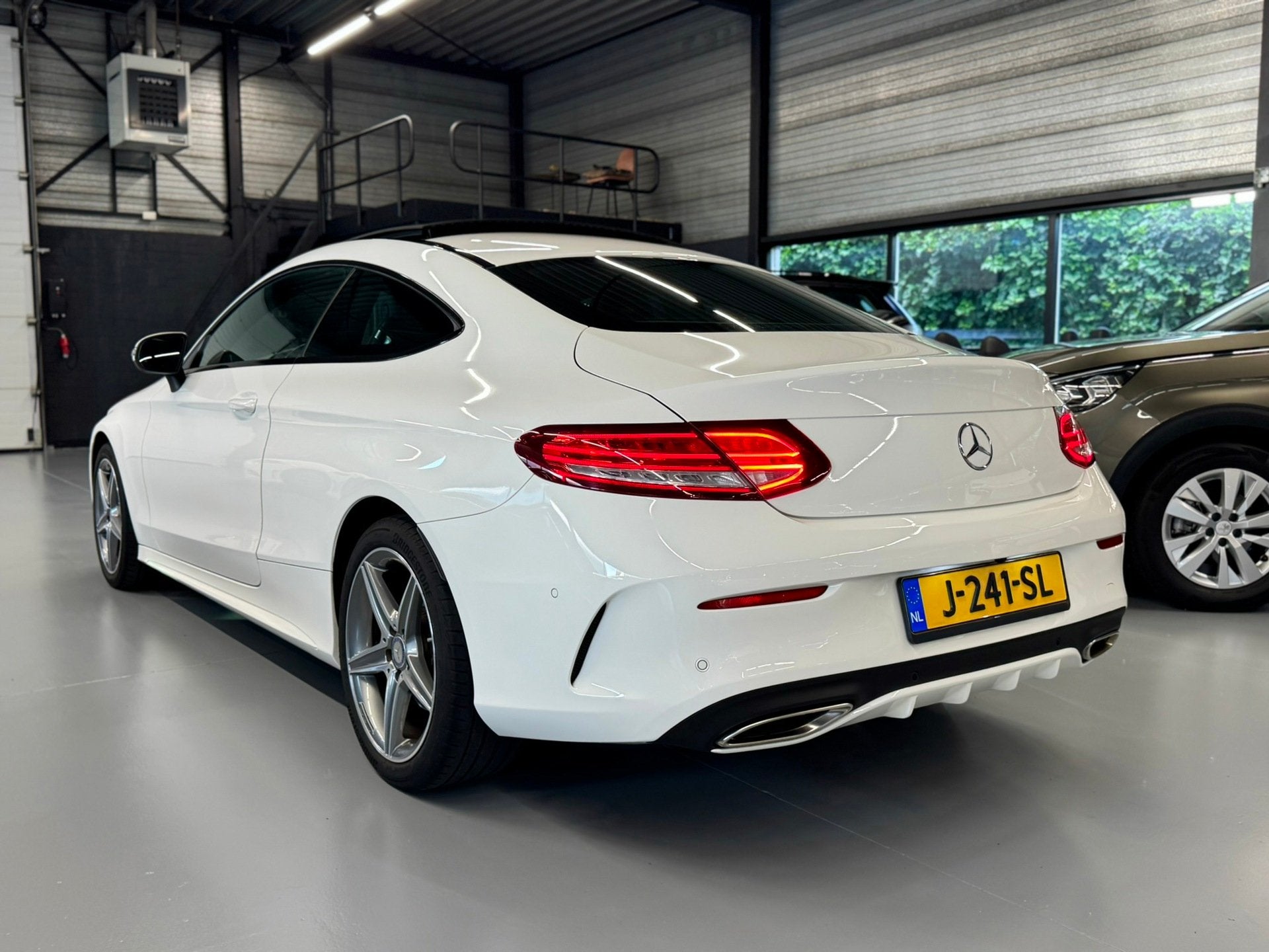 Mercedes-Benz C-klasse Coupé 250 Edition 1 AMG LINE PANO, Auto's, Automaat, Dealer onderhouden, Achterwielaandrijving, Euro 6