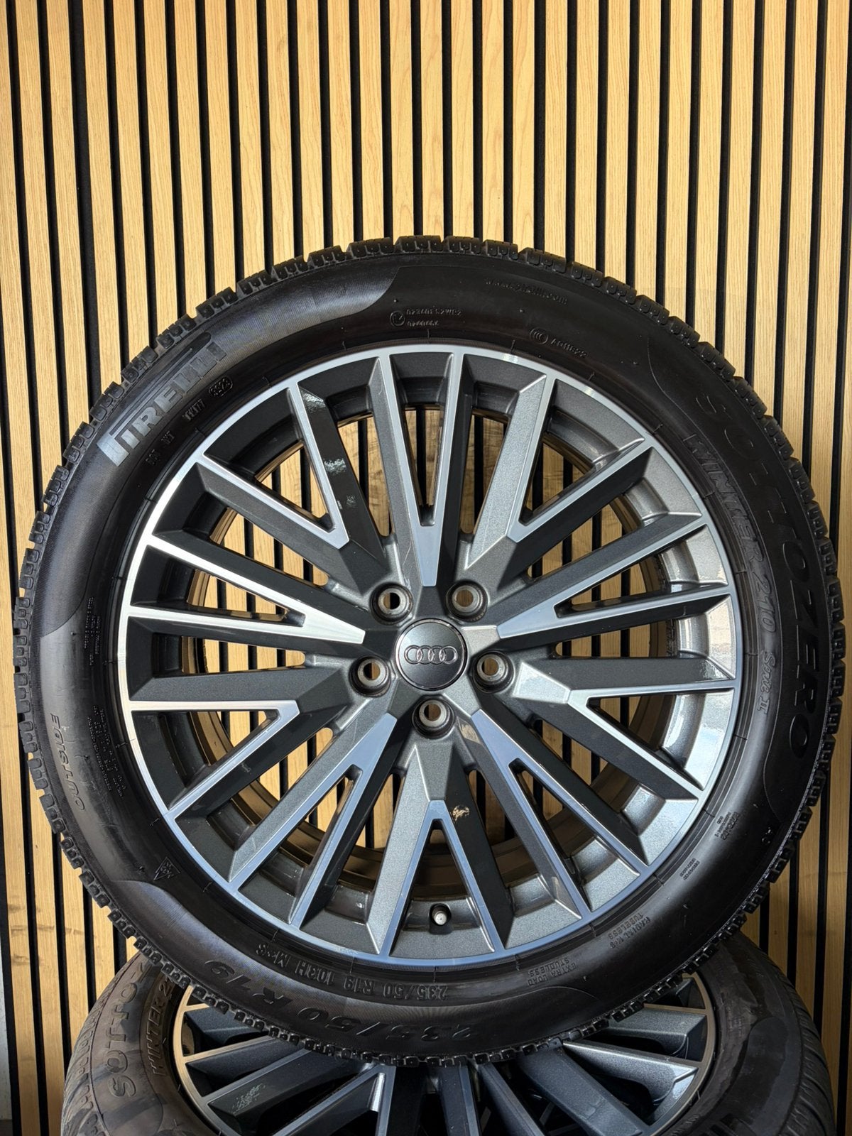 Originele 19” Audi Q3 83A Winterbanden Winterset, Auto-onderdelen, Banden en Velgen, 19 inch, Audi, Gebruikt, .