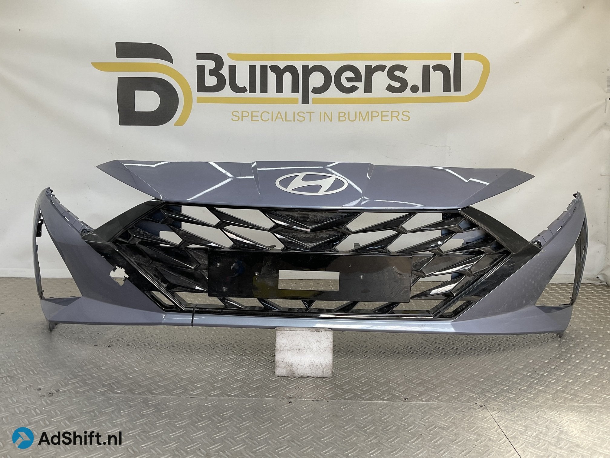 BUMPER Hyundai i20 2024 86511-Q0GA0 VOORBUMPER E4-23305, Bumper