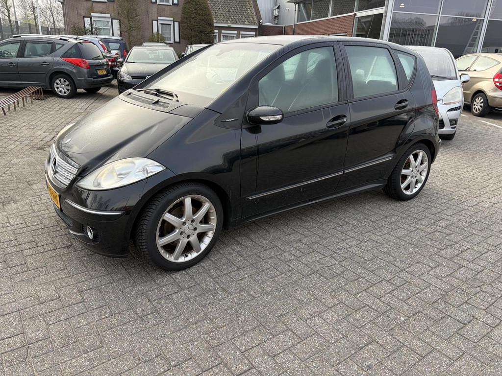 Mercedes-Benz A-klasse 200 Turbo Avantgarde Bijgeluid automa, Auto's, Gebruikt, Zwart, 4 cilinders, 400 kg