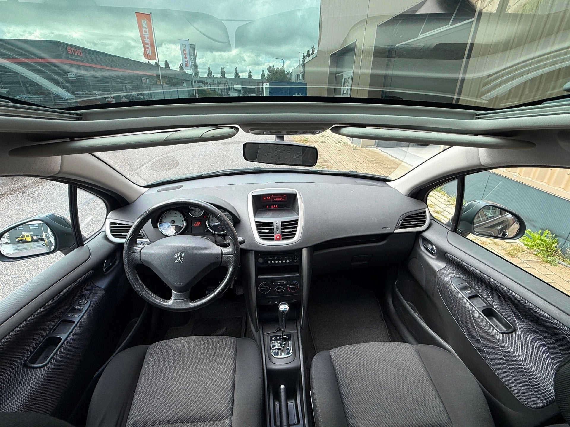 Peugeot 207 SW 1.6 VTi XS PANO PDC AUTOMAAT, Auto's, Dealer onderhouden, Gebruikt, Huisgarantie, 4 cilinders