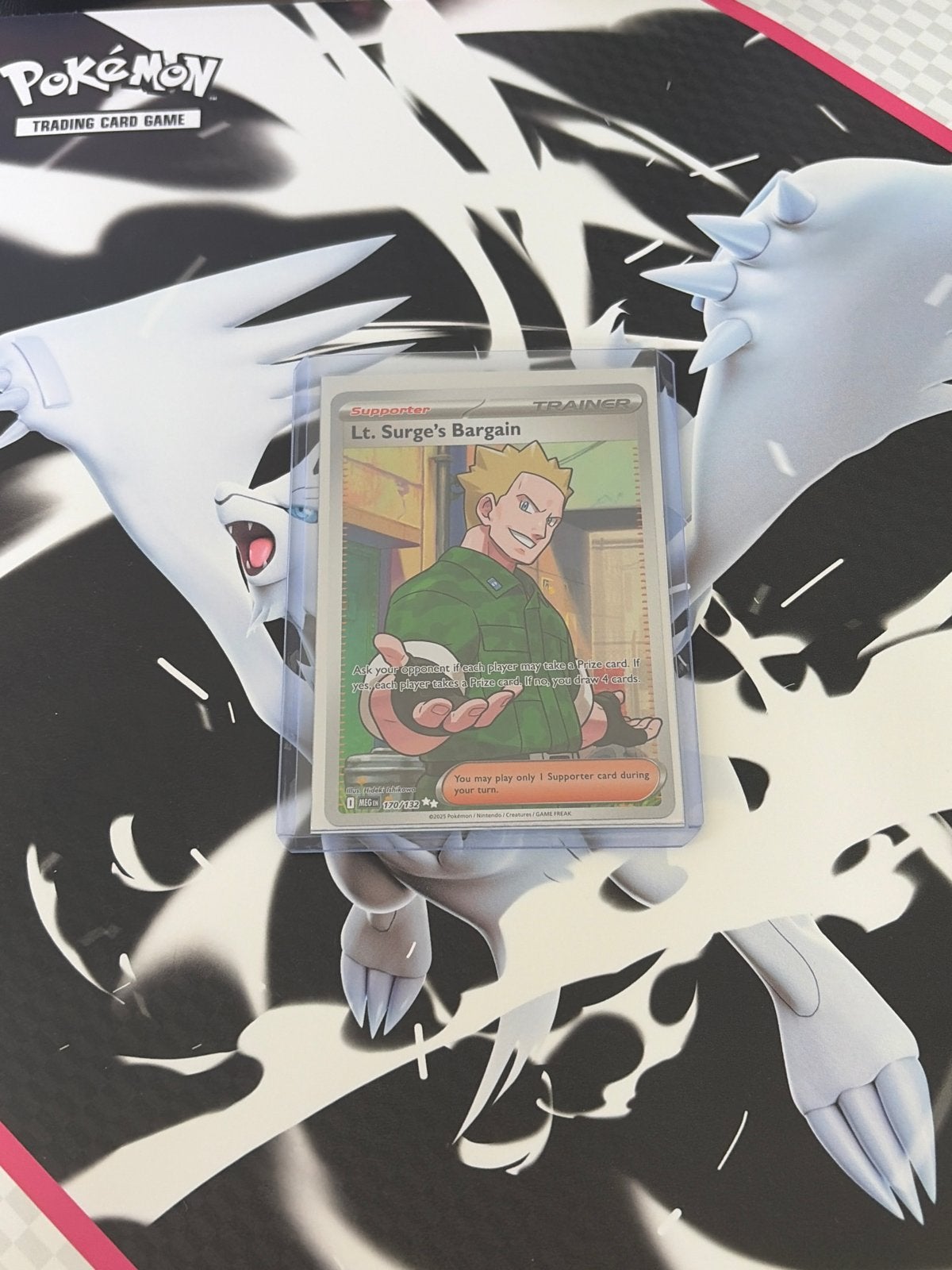 Pokémon TCG: Lt. Surge's Bargain Trainer Kaart, Hobby en Vrije tijd, Verzamelkaartspellen | Pokémon, Zo goed als nieuw, Losse kaart