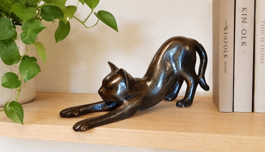 POES STREKT / BRONZEN BEELD, Tuin en Terras, Dierenbeeld, Nieuw, Info@huisentuindecoratiemarie.nl, Huis en tuin decoratie marie