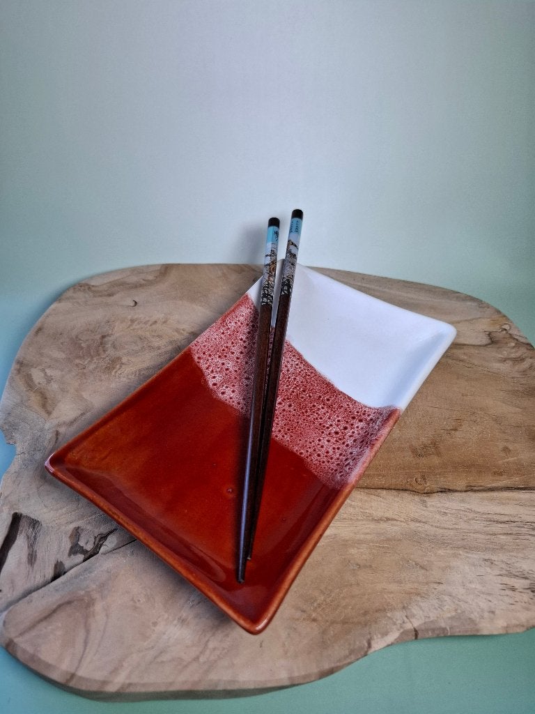 Handgemaakte keramiek sushi schaal 'red', Nieuw, Ophalen of Verzenden, Overige stijlen, Glas