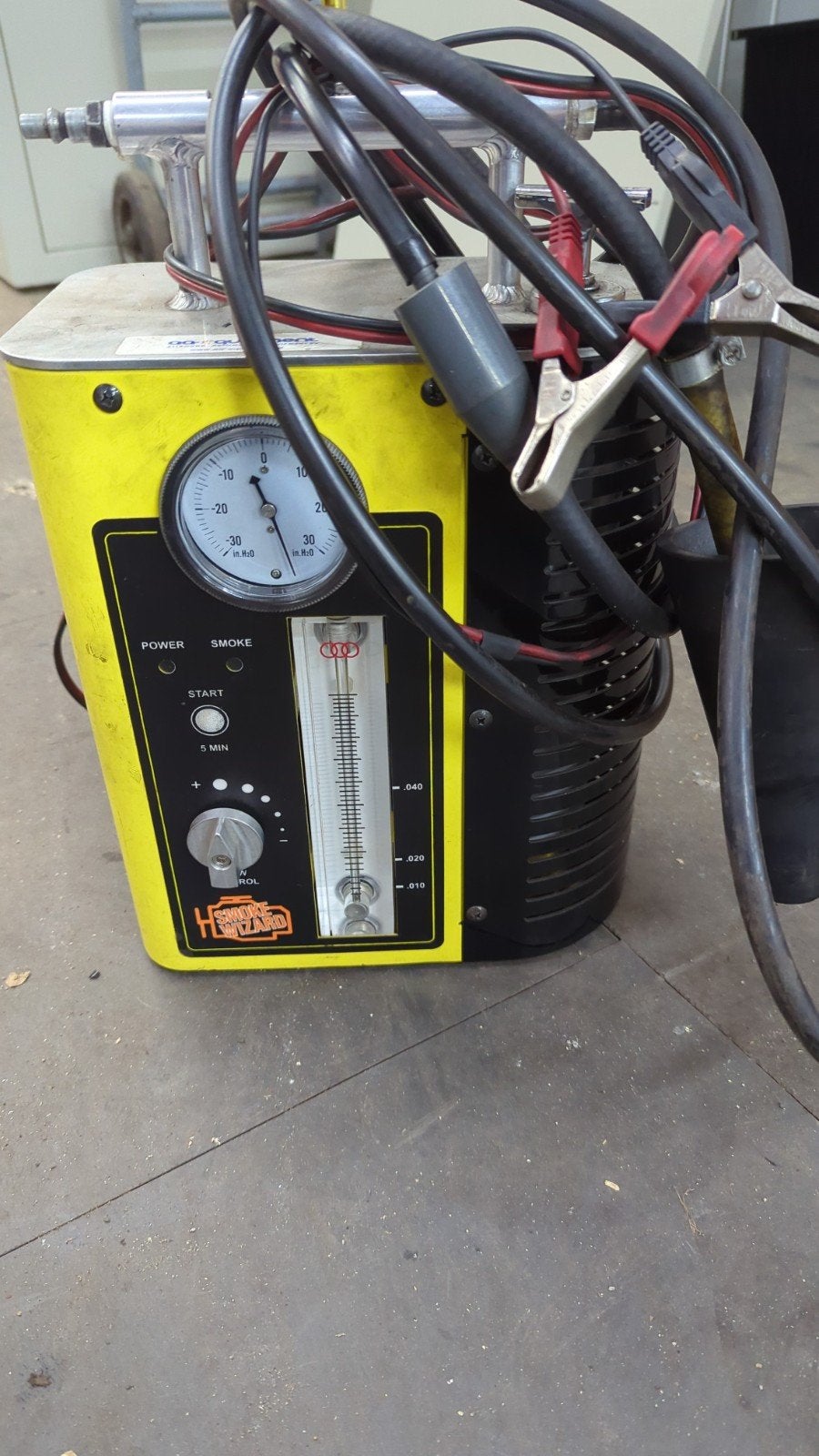 Smoke Wizard rookmachine voor lekkage onderzoek auto's, Ophalen, Gebruikt
