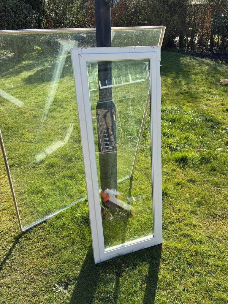 Gebruikt raam met dubbel glas, Doe-het-zelf en Verbouw, Kozijnen en Schuifpuien, Kunststof, Gebruikt, Raamkozijn, 150 tot 225 cm