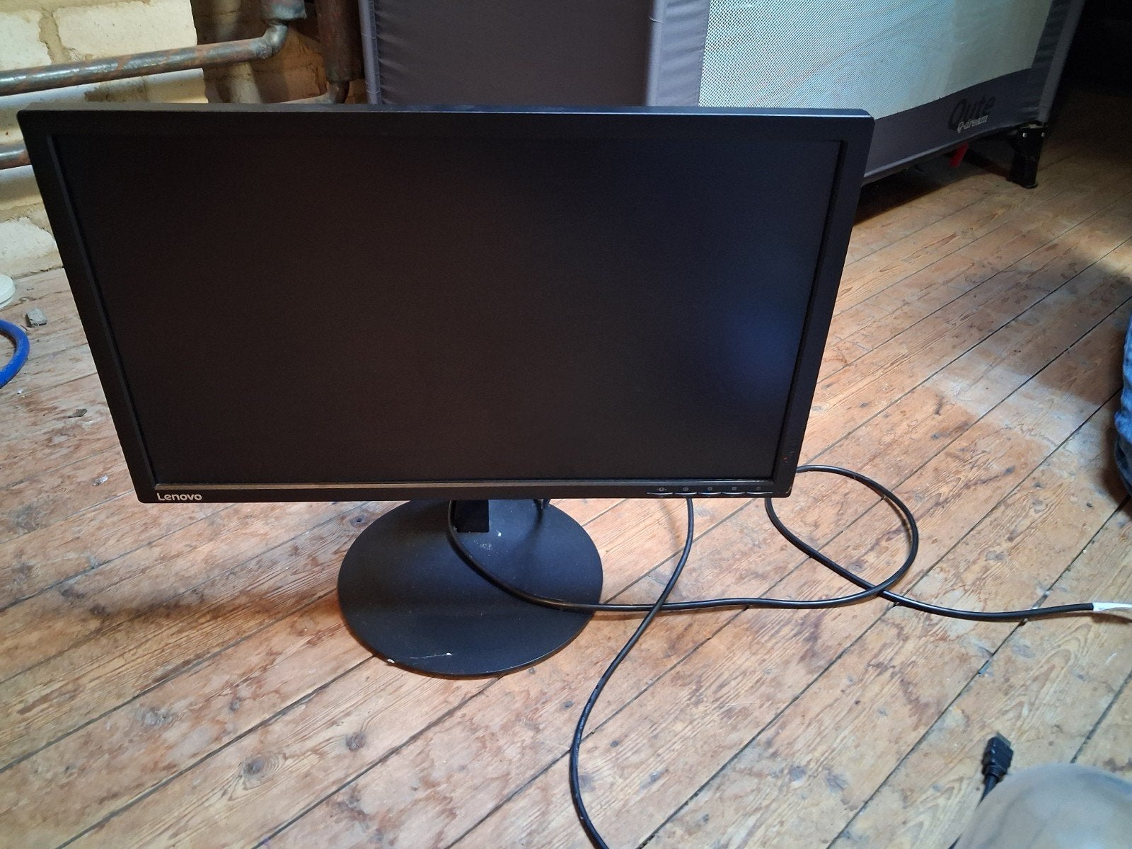 Lenovo 19 inch beeldscherm zwart, Computers en Software, Monitoren, Ophalen of Verzenden, Gebruikt, Lenovo