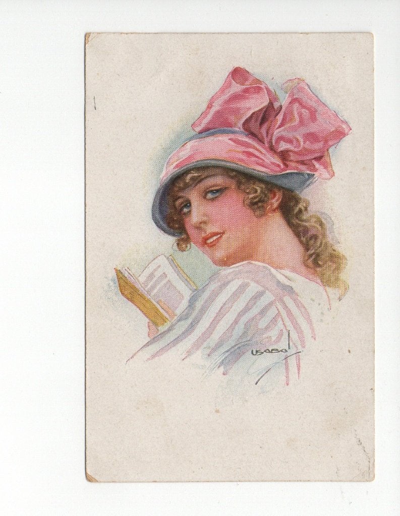 Antieke Ansichtkaart: Vrouw met Roze Hoed en Boek, Ophalen of Verzenden, 1920 tot 1940, Gelopen, Zuid-Holland