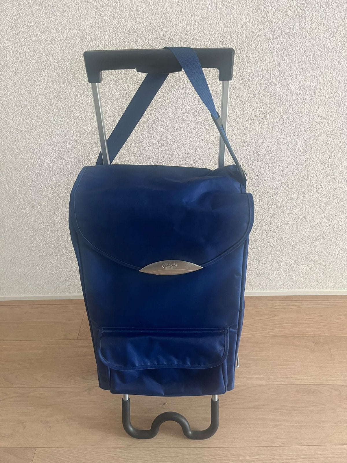 Zgan blauwe trolley/ boodschappenkarretje, Ophalen, Zo goed als nieuw, Blauw, 30 cm of meer