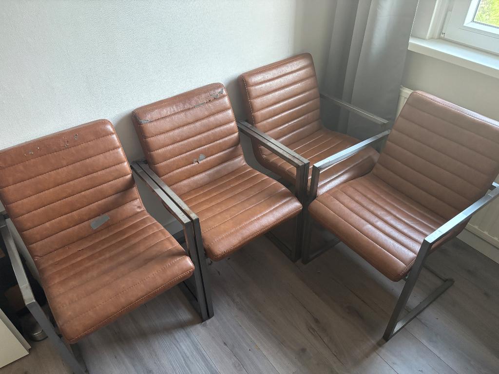 gratis 4x eetkamerstoel, Ophalen, Gebruikt, Bruin, Vier