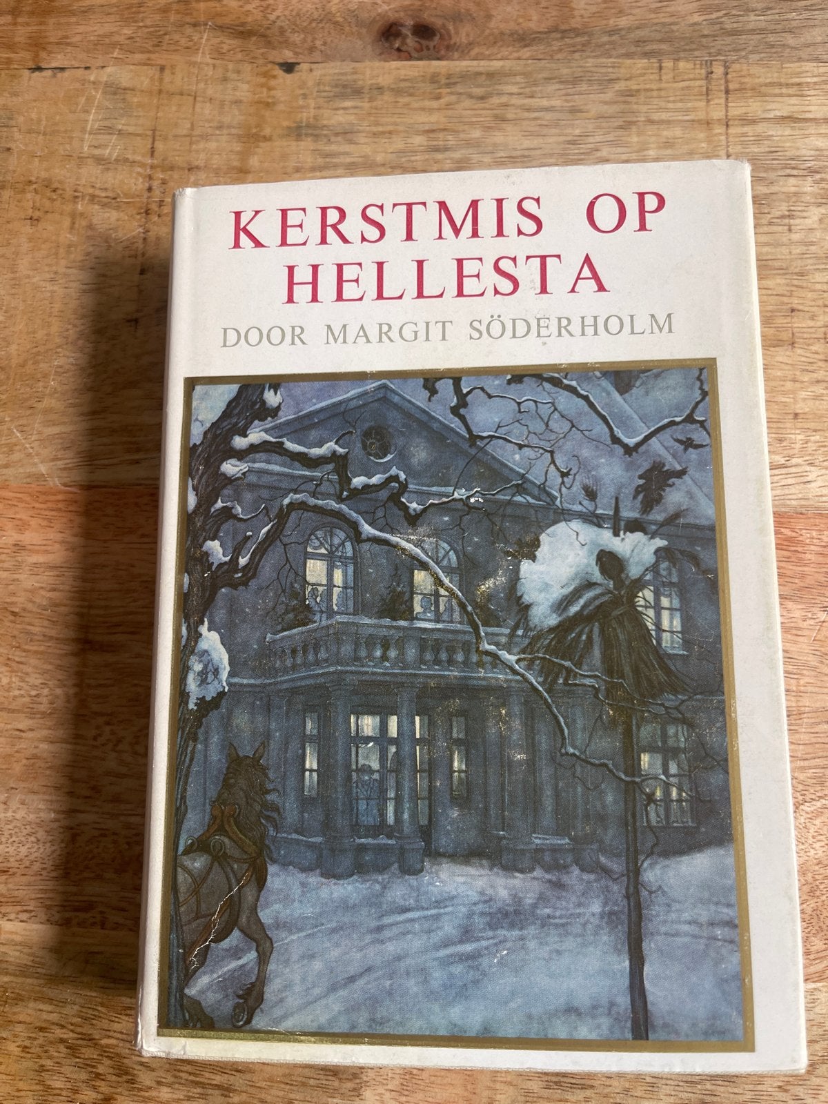Kerstmis op Hellesta - Margit Söderholm (vintage), Ophalen of Verzenden, Gelezen, Europa overig