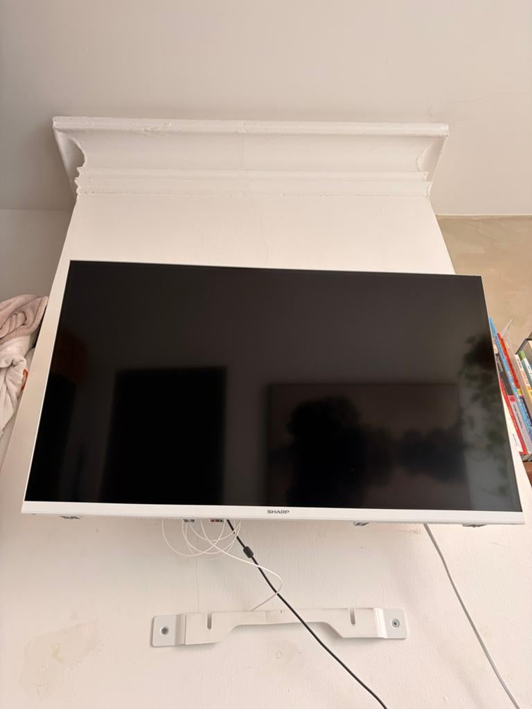 Sharp 32 inch witte tv met afstandsbediening, Ophalen, Zo goed als nieuw, 80 tot 100 cm, Sharp