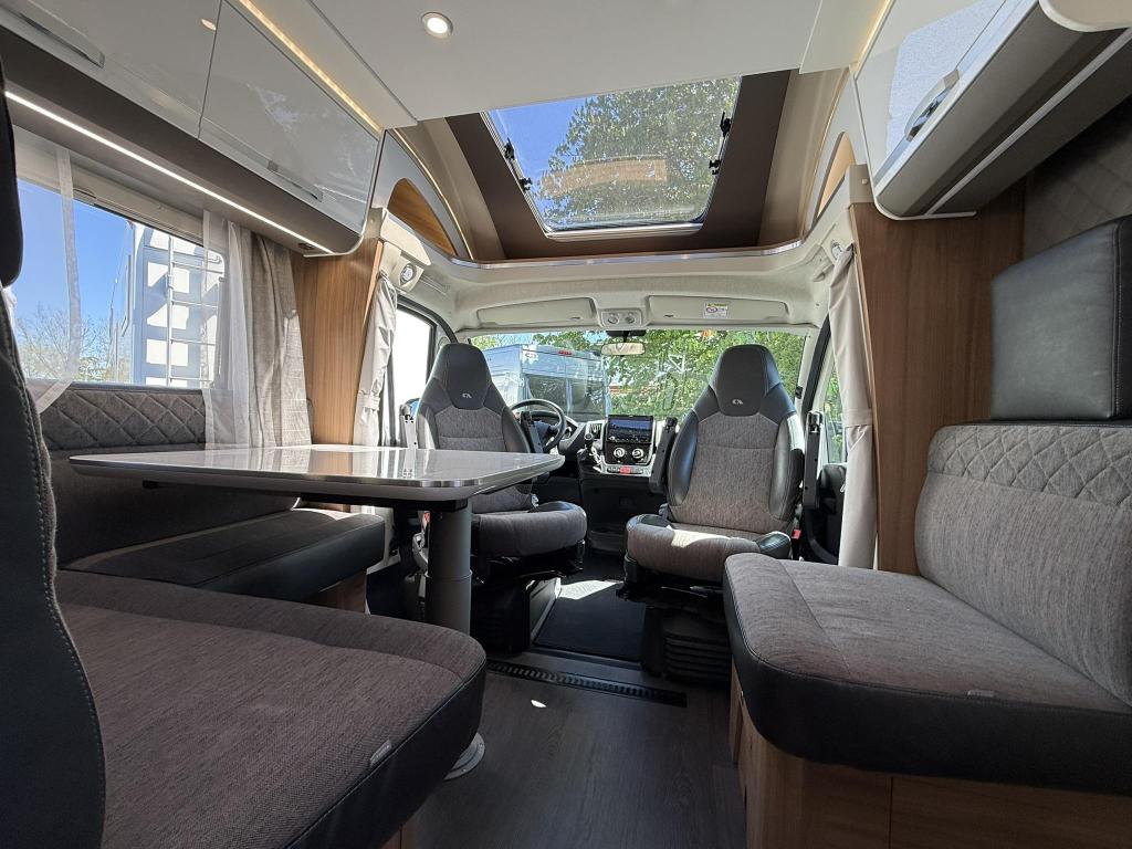 Adria Matrix Supreme 670 SL - 2020, Caravans en Kamperen, Campers, Niet ingevuld, Standaard zit, Ringverwarming, Fiat