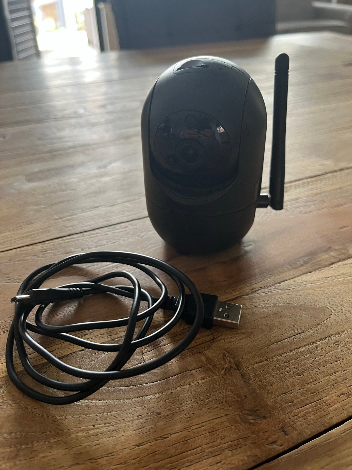 Beveiligingscamera met USB-kabel, Ophalen of Verzenden, Zo goed als nieuw, Binnencamera