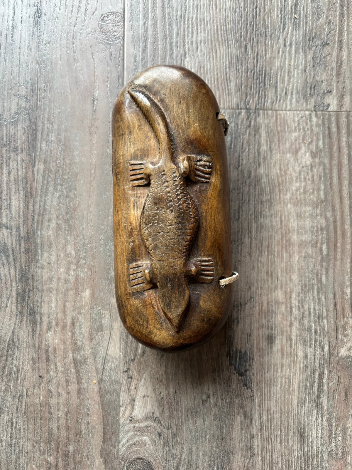 Houten doosje met hagedis reliëf, Ophalen of Verzenden