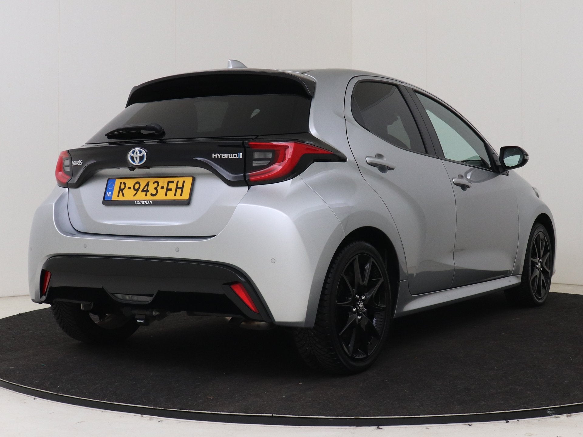 Toyota Yaris 1.5 Hybrid Executive | Dealer onderhouden | Dod, 12 maanden, 450 kg, Gebruikt, Bedrijf