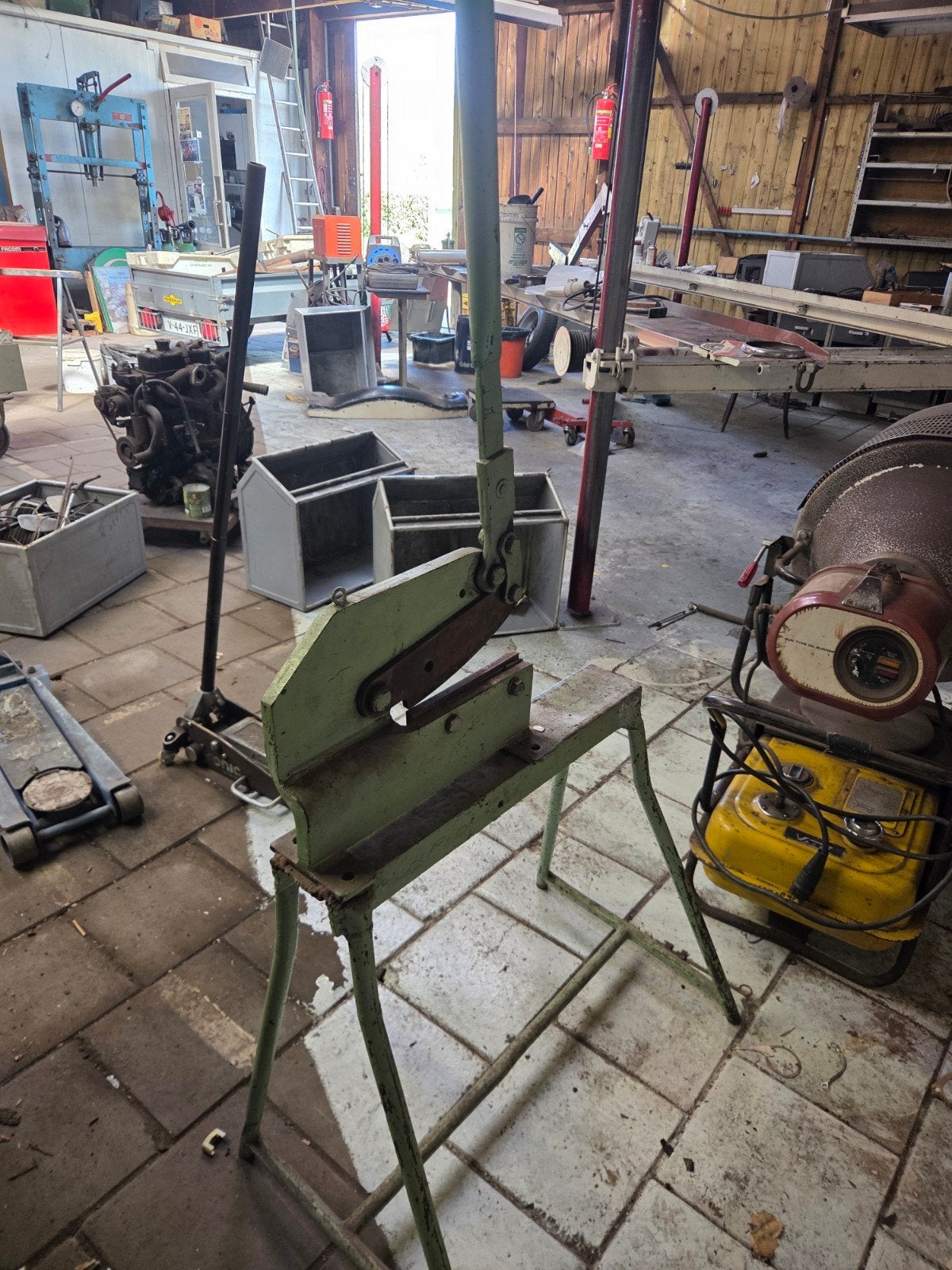 plaat schaar op standaard, Doe-het-zelf en Verbouw, Gereedschap | Overige machines, Ophalen, Gebruikt