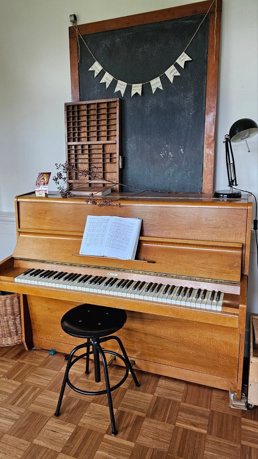Alexander Herrmann Piano - Klassiek Houten Design, Muziek en Instrumenten, Piano's, Ophalen of Verzenden, Gebruikt, Bruin, Piano