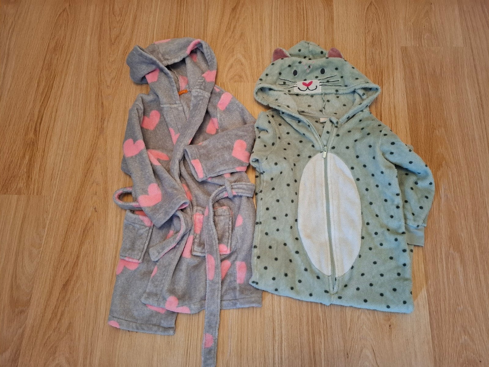 Badjas en onesie meisje 110 - 116 Hema, Kinderen en Baby's, Ophalen of Verzenden, Zo goed als nieuw, Meisje