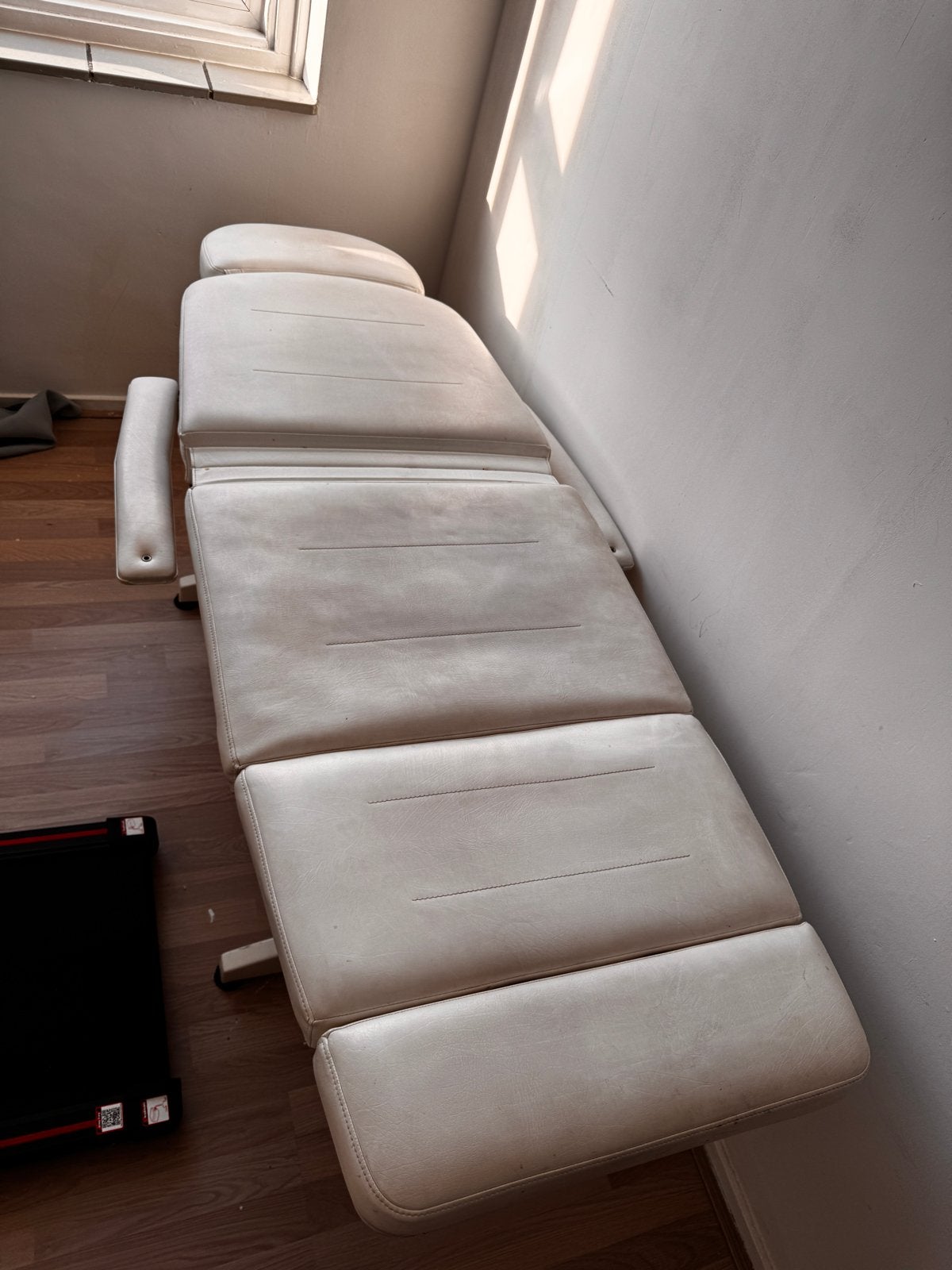 Professioneel Behandelbed / Lash Bed – Beauty Salon –, Ophalen, Zo goed als nieuw
