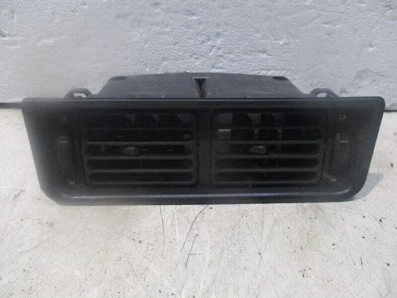DASHBOARD LUCHTROOSTER MIDDEN Ford Sierra 1987- (01-1970/-), Auto-onderdelen, Gebruikt, Ophalen of Verzenden, Henry-Ford-Straße 1 50735 Köln, DE