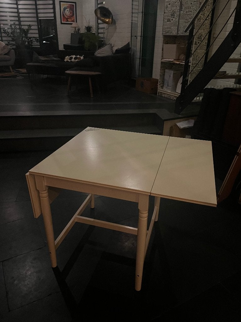Handige inklapbare tafel - ideaal voor kleine ruimtes