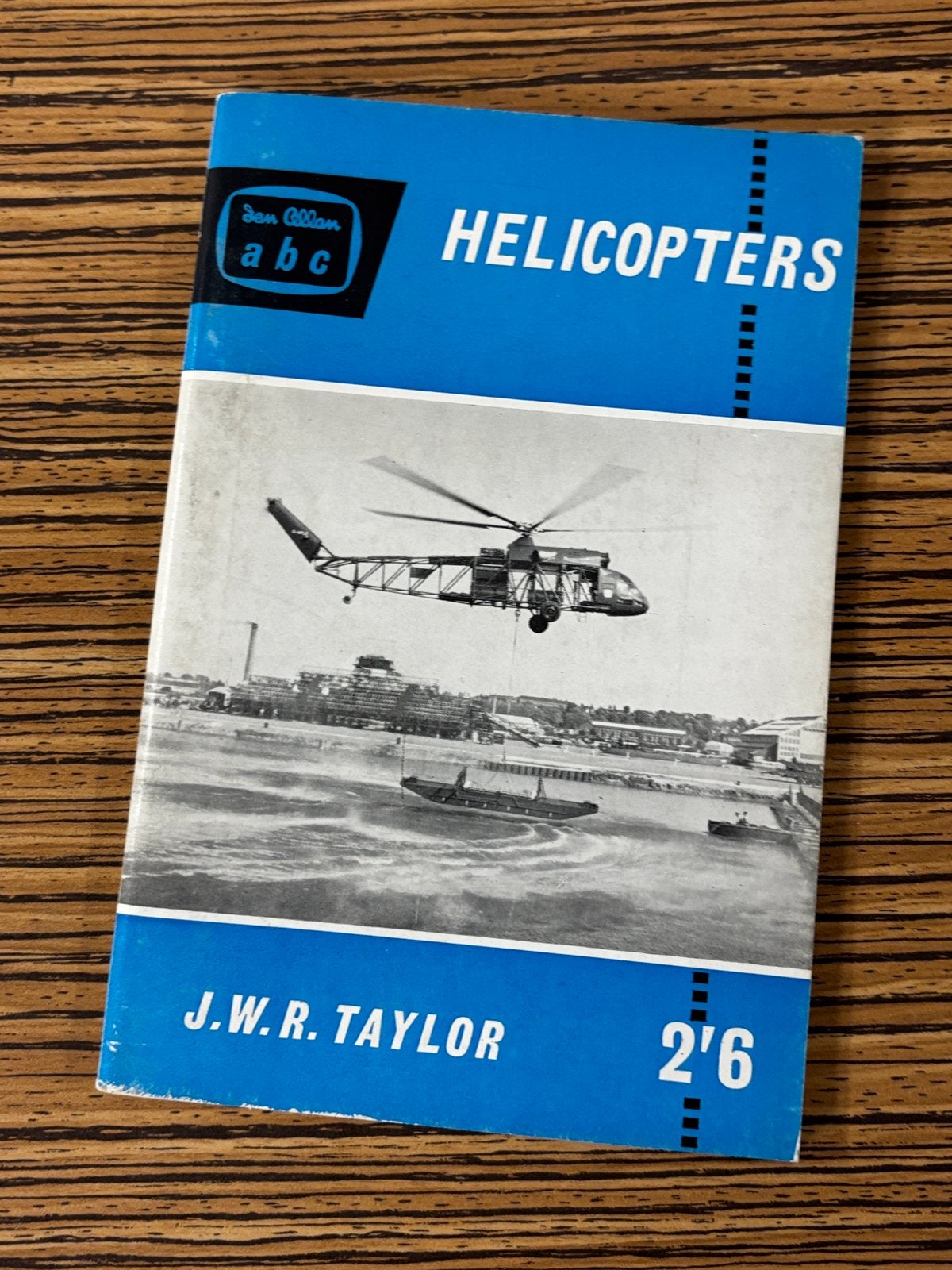 Helicopters, Boeken, Ophalen of Verzenden, 1945 tot heden, Zo goed als nieuw, Luchtmacht