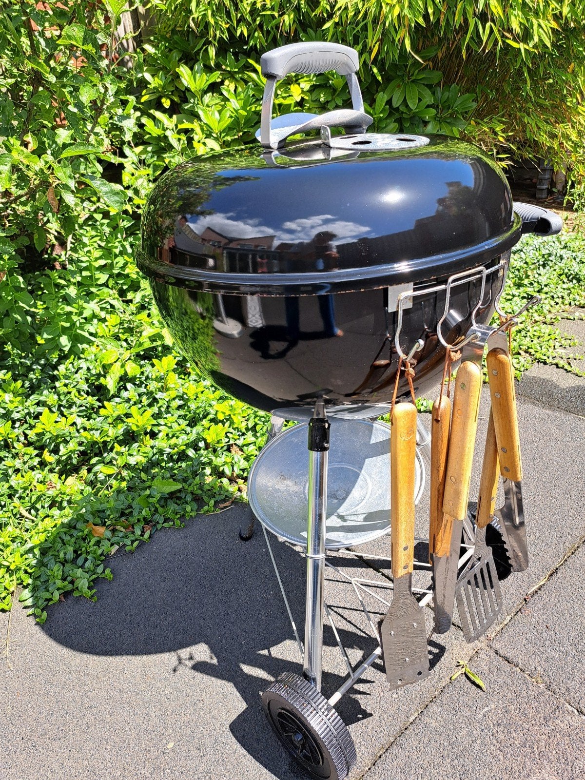 Weber barbecue met accessoires en brikettenstarter, Tuin en Terras, Houtskoolbarbecues, Ophalen, Gebruikt, Weber, Met accessoires