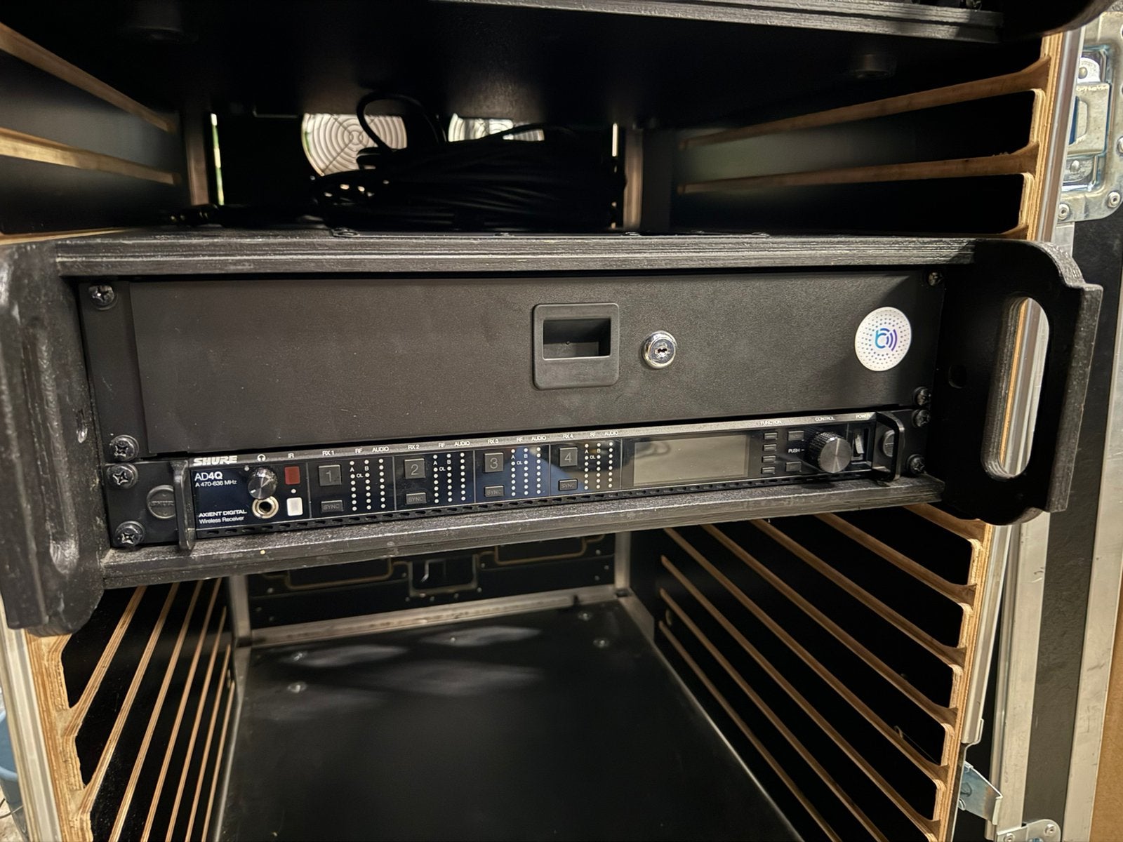 Shure axient AD4Q inclusief 4 handheld microfoons, Ophalen, Zo goed als nieuw, Zangmicrofoon
