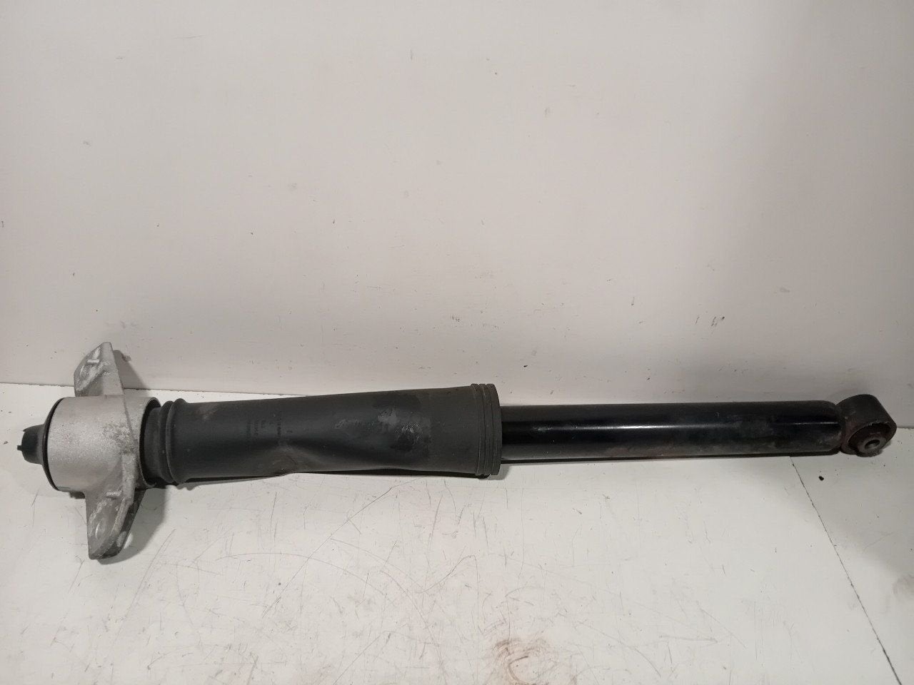 Schokbreker rechts achter Lynk & Co 01, Onderdelen@venauto.nl, Van der Ven Autorecycling B.V., Gebruikt, Ettenseweg 76, 4706 PB Roosendaal, The Netherlands