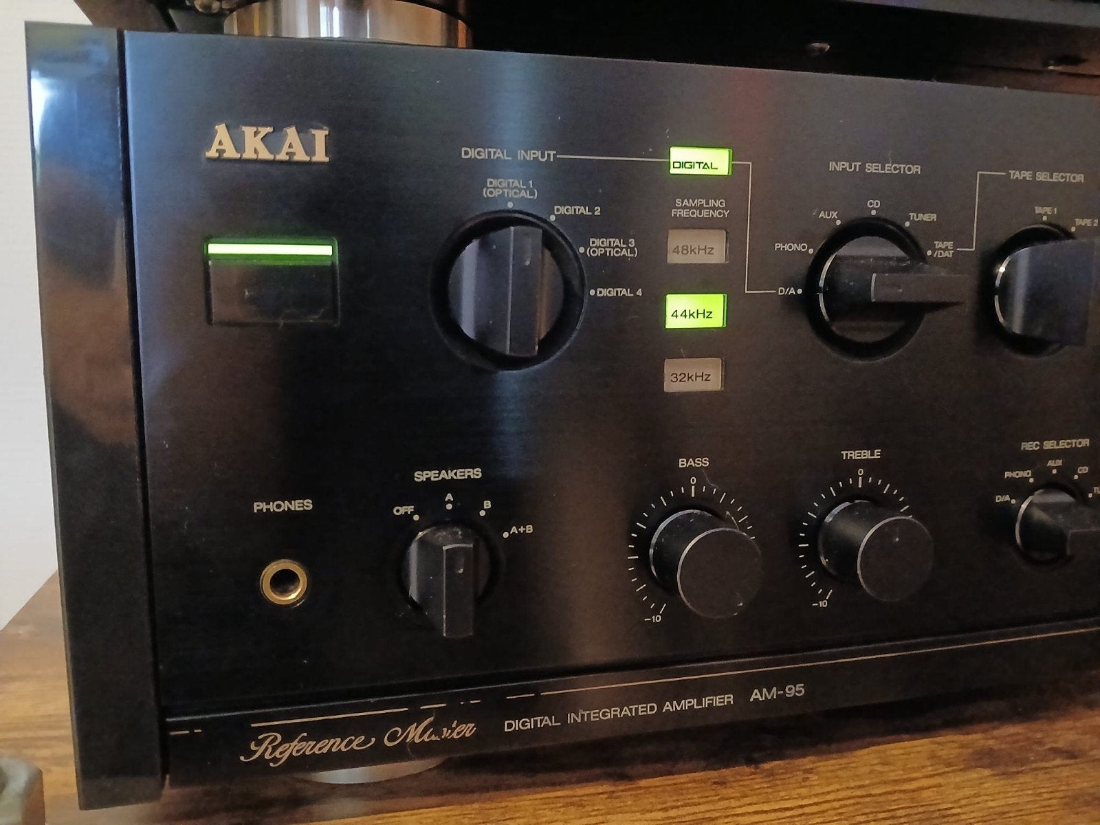 AKAI  AM-95   REFERENCE MASTER. Alleen  Versterker., Zo goed als nieuw, 120 watt of meer, Stereo, Ophalen