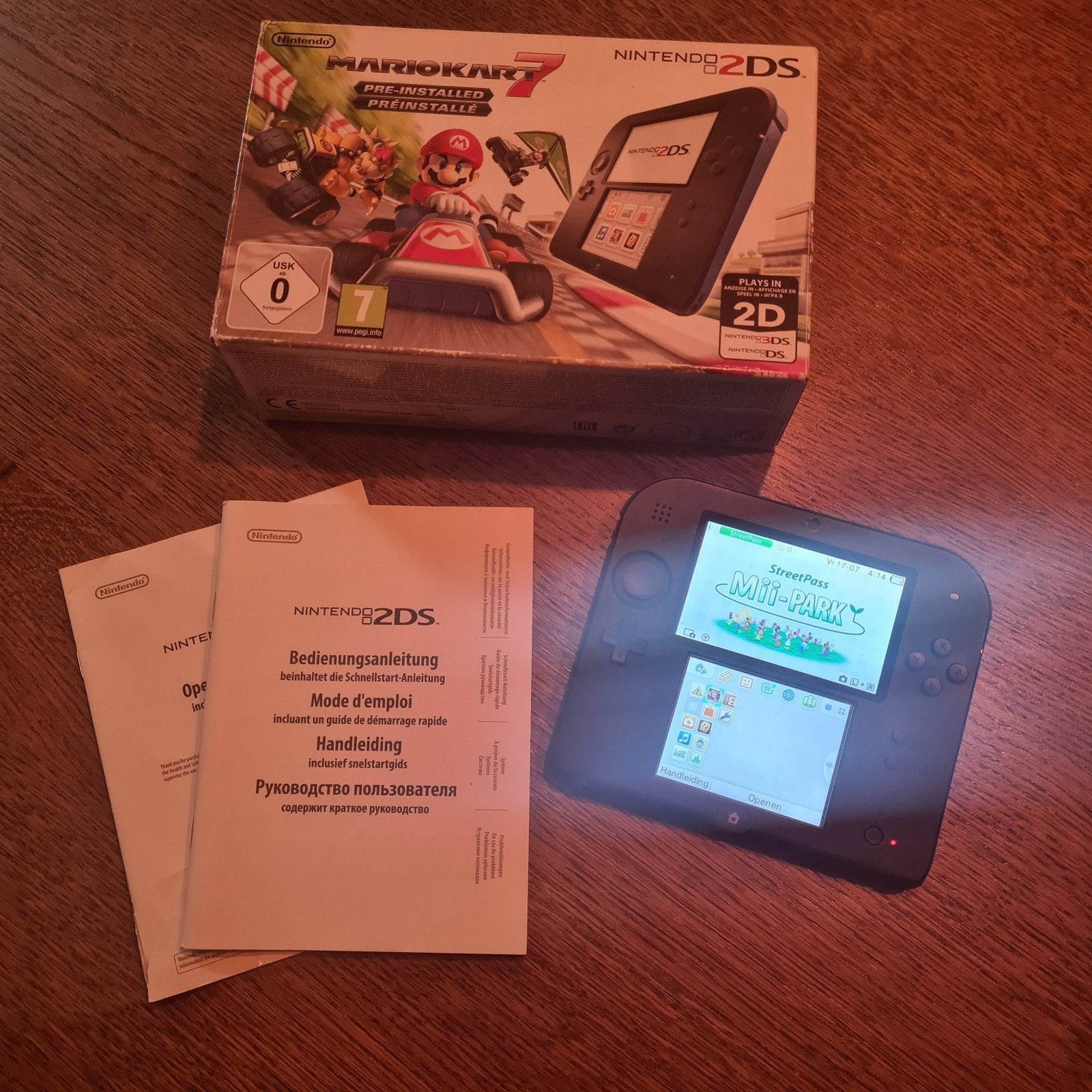 Nintendo 2ds mariokart 7 edition, Ophalen of Verzenden, Zo goed als nieuw, 2DS