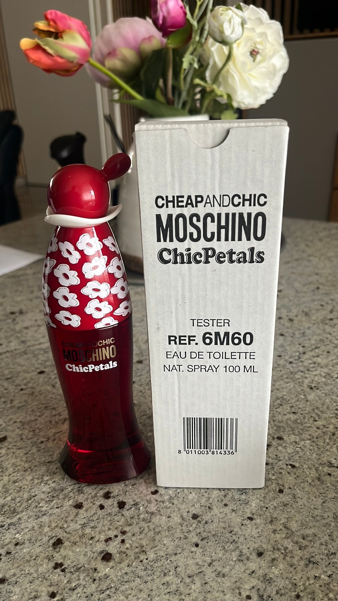 Moschino Cheap and Chic Chic Petals 100 EDT, Ophalen of Verzenden, Zo goed als nieuw