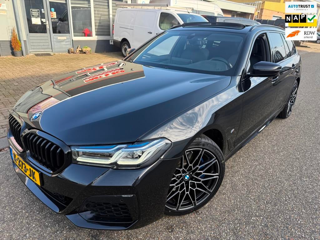 BMW 5-serie Touring 530i HYBRID 2021 HIGH-EXE M-EDITION PANO, Auto's, Automaat, 1998 cc, Achterwielaandrijving, Gebruikt
