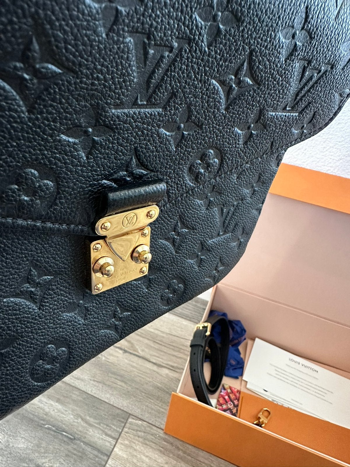 Louis Vuitton Pochette Metis Zwart, Ophalen of Verzenden, Zo goed als nieuw, Zwart, Handtas