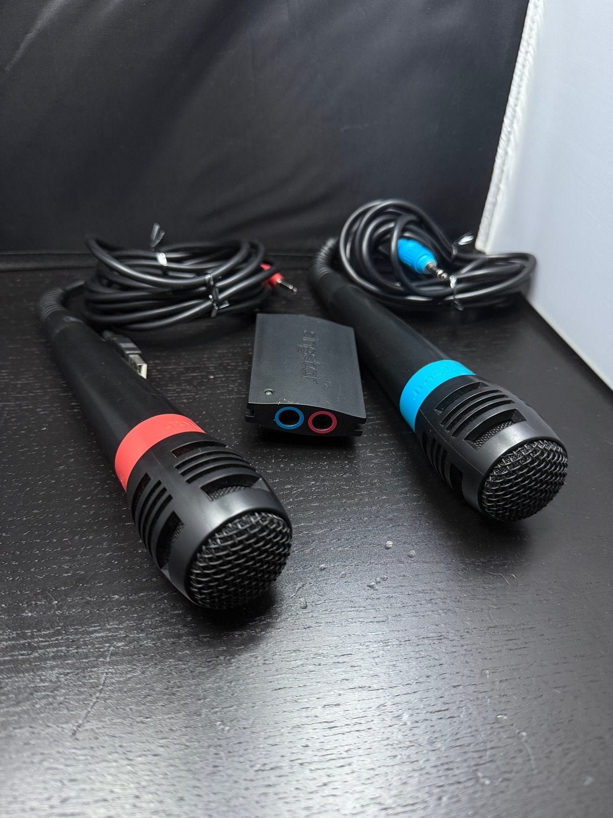 Sony SingStar microfoons rood & blauw + USB adapter PS2 PS3, Z, Microfoon, Ophalen of Verzenden, PlayStation 2