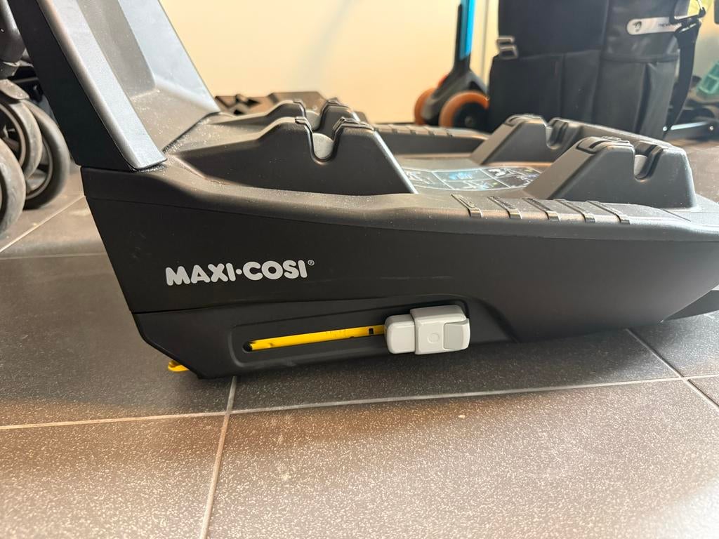 Maxi-Cosi FamilyFix3 Base - Veilige ISOFIX Bevestiging, Ophalen, 0 t/m 18 kg, Zo goed als nieuw, Isofix