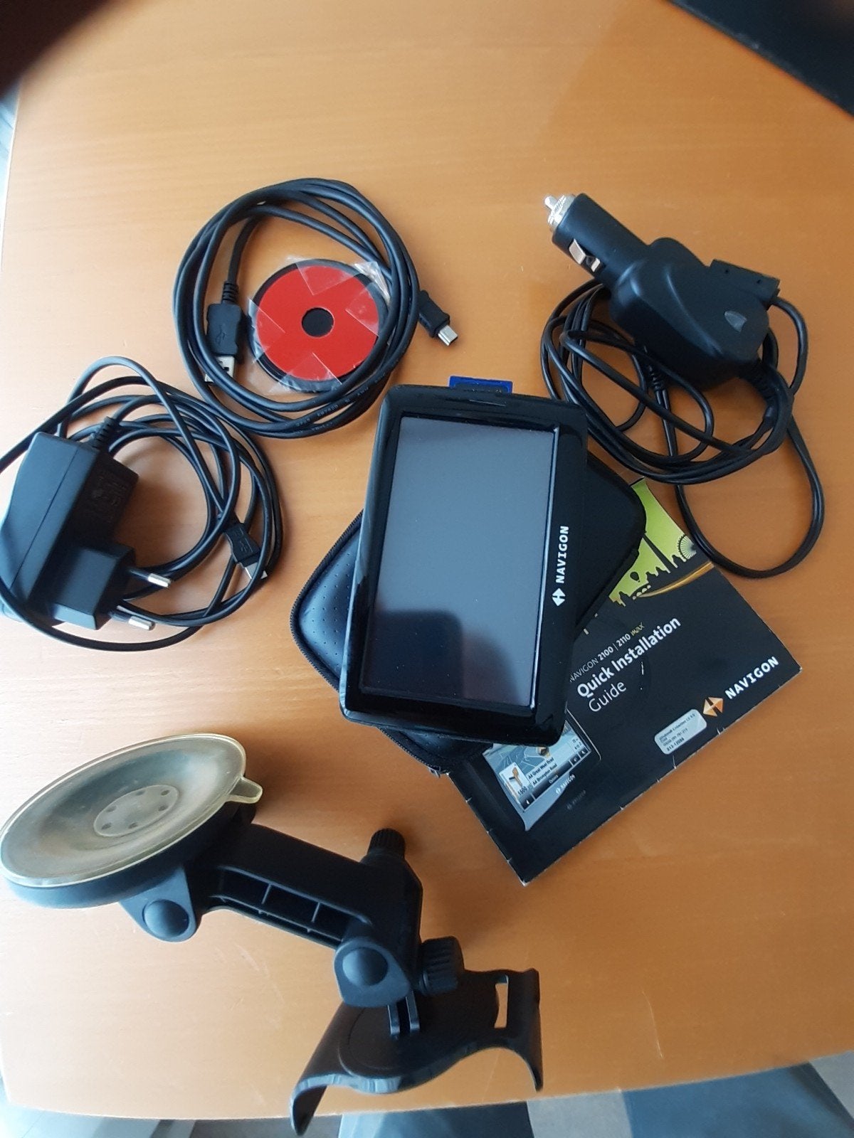 Navigon navigatie met bijbehorende accessoires, Ophalen, Gebruikt