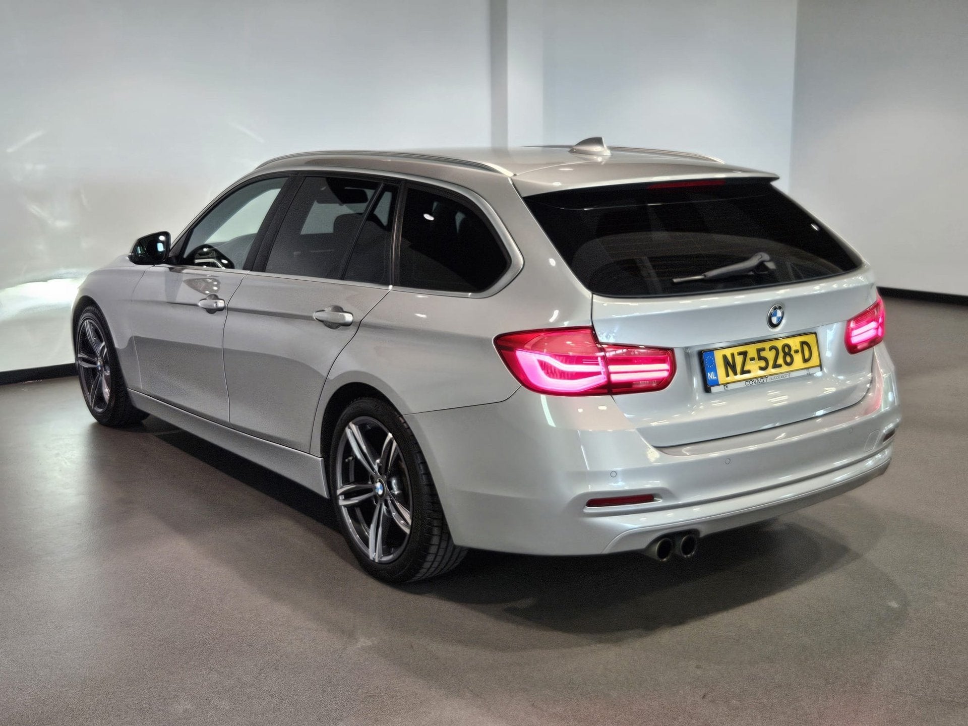 BMW 3-serie Touring 320i Executive | Navi | LED | 171d.km, Auto's, Automaat, 4 cilinders, Origineel Nederlands, 184 pk