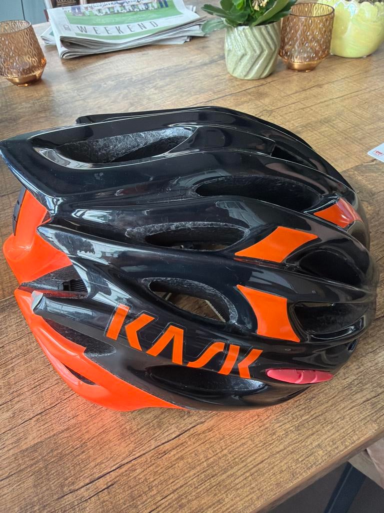 Kask fietshelm maat L - Zwart/Oranje, Fietsen en Brommers, Fietsaccessoires | Fietshelmen, Ophalen of Verzenden, Gebruikt, L, Heer of Dame